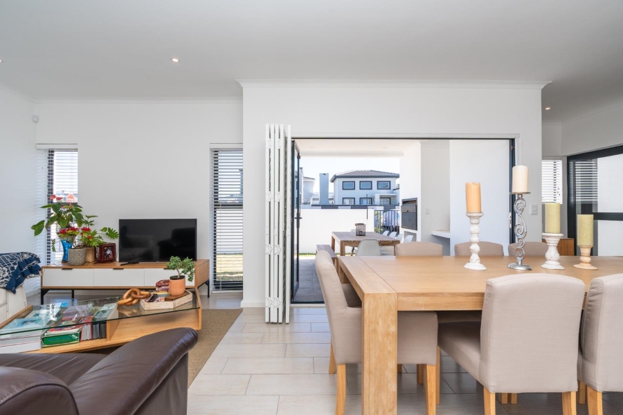 4 Bedroom Property for Sale in Sandown Western Cape